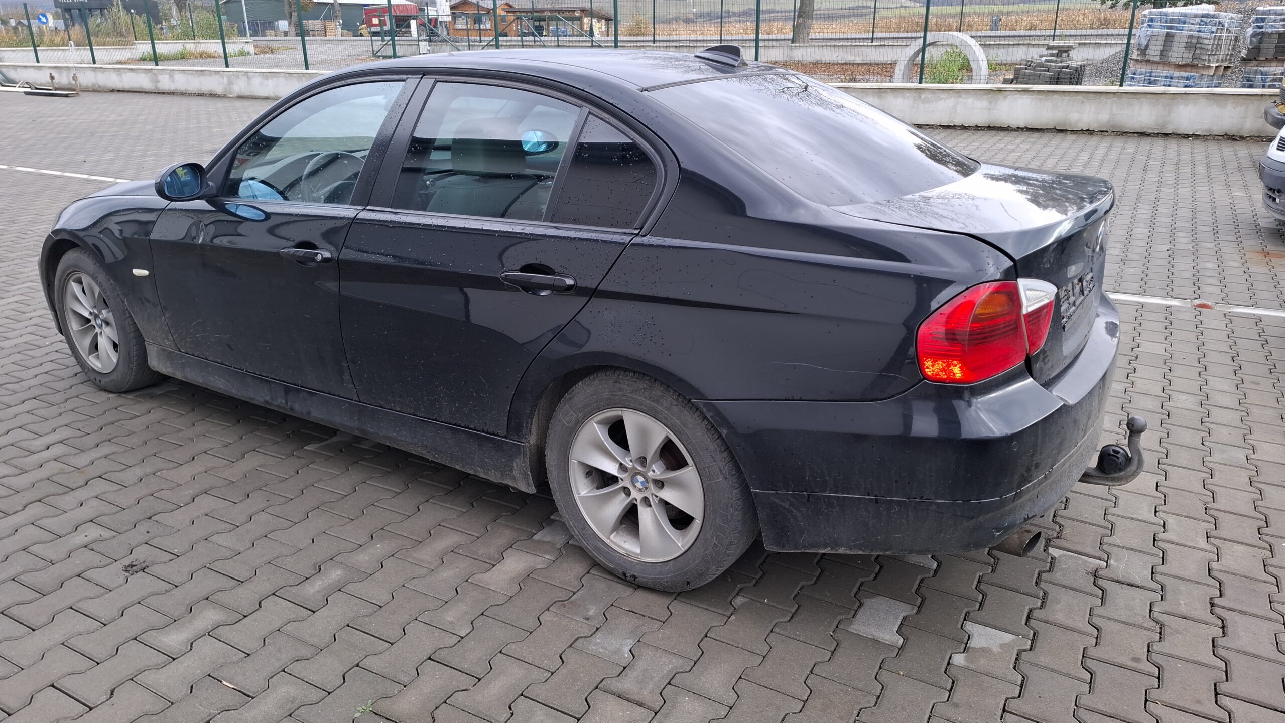 Dezmembrez BMW E90 20i - imagine 2