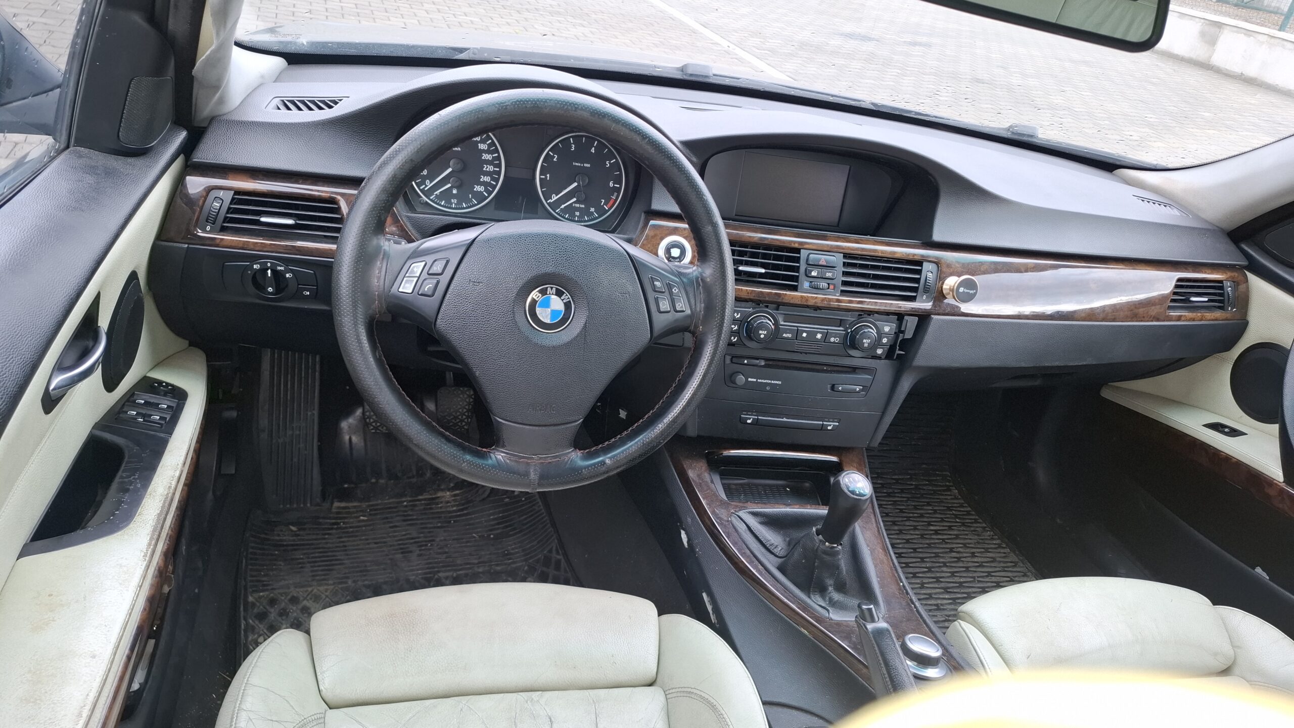 Dezmembrez BMW E90 20i - imagine 3