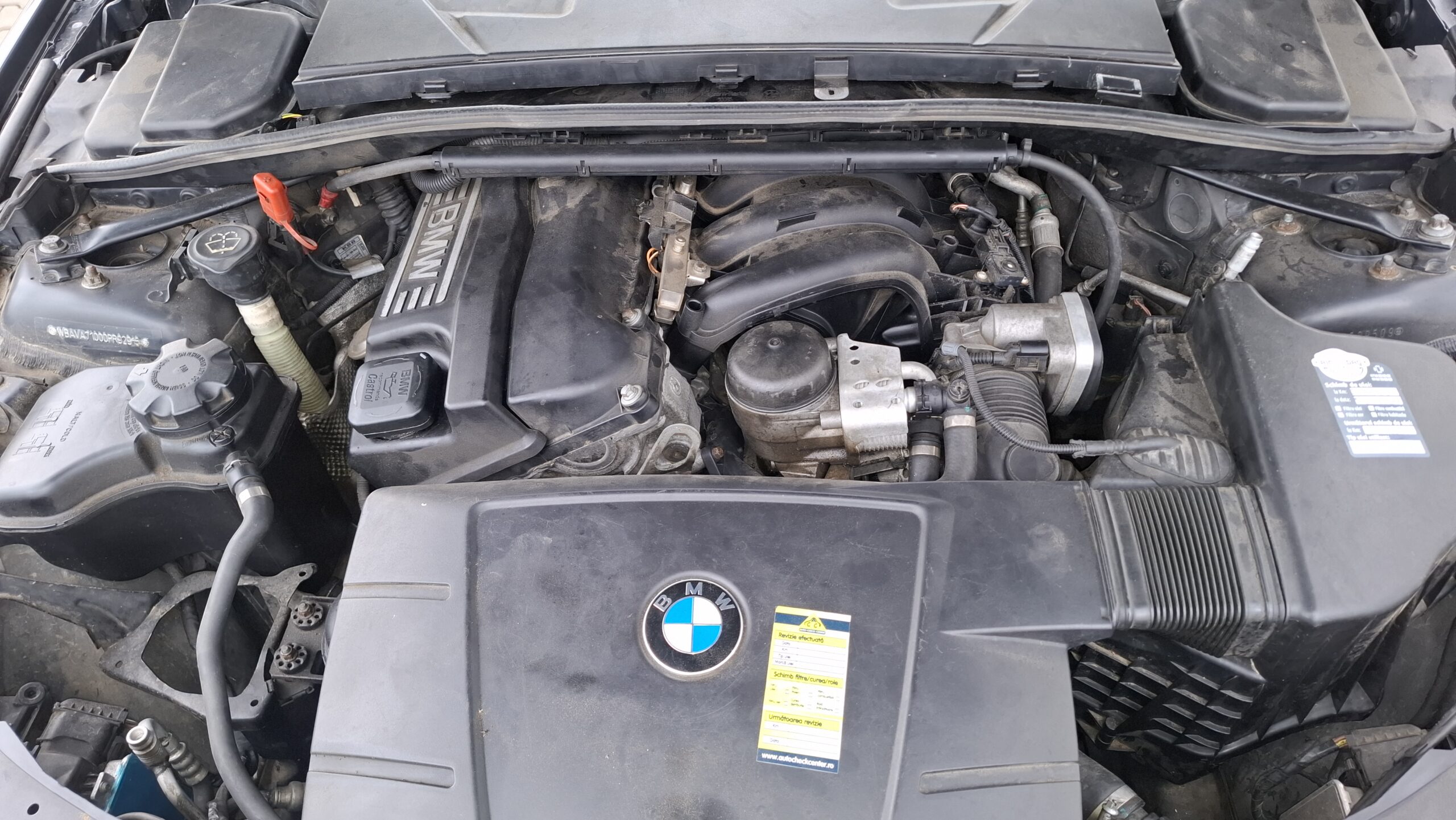 Dezmembrez BMW E90 20i - imagine 5