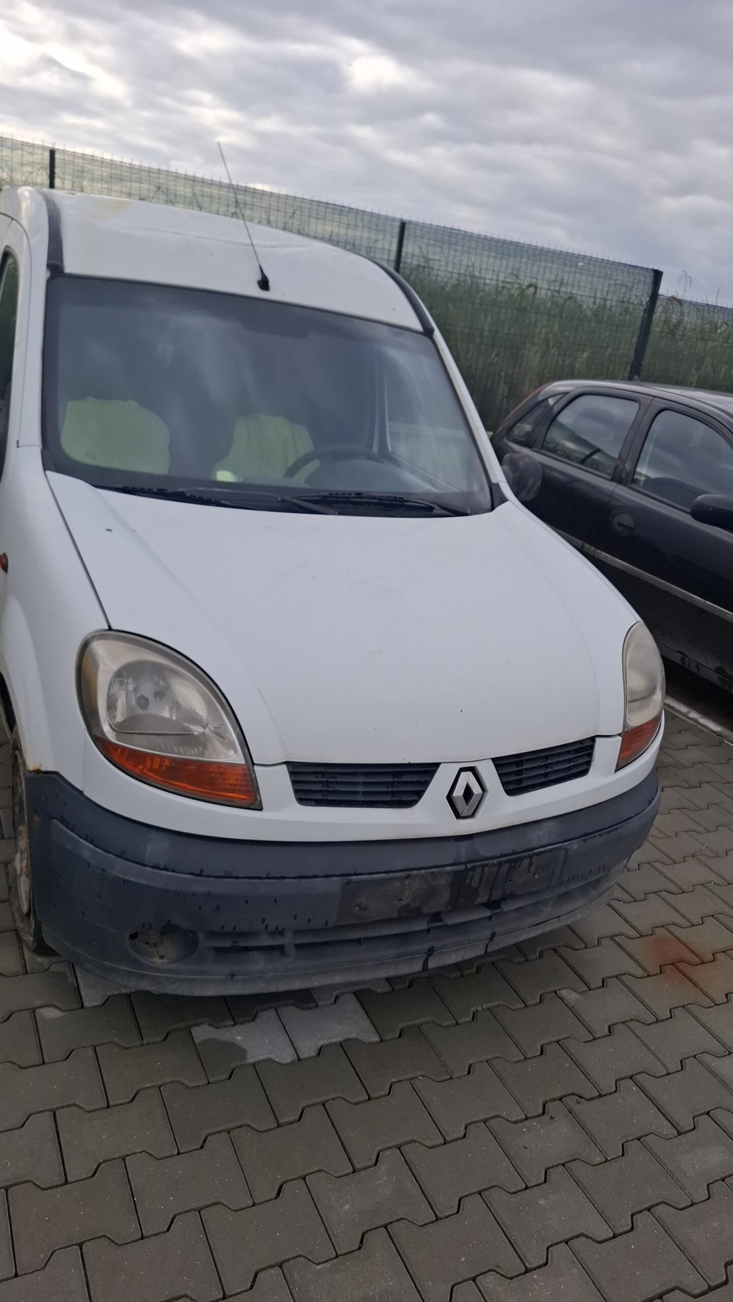 Dezmembrez Renault Kangoo 1.5