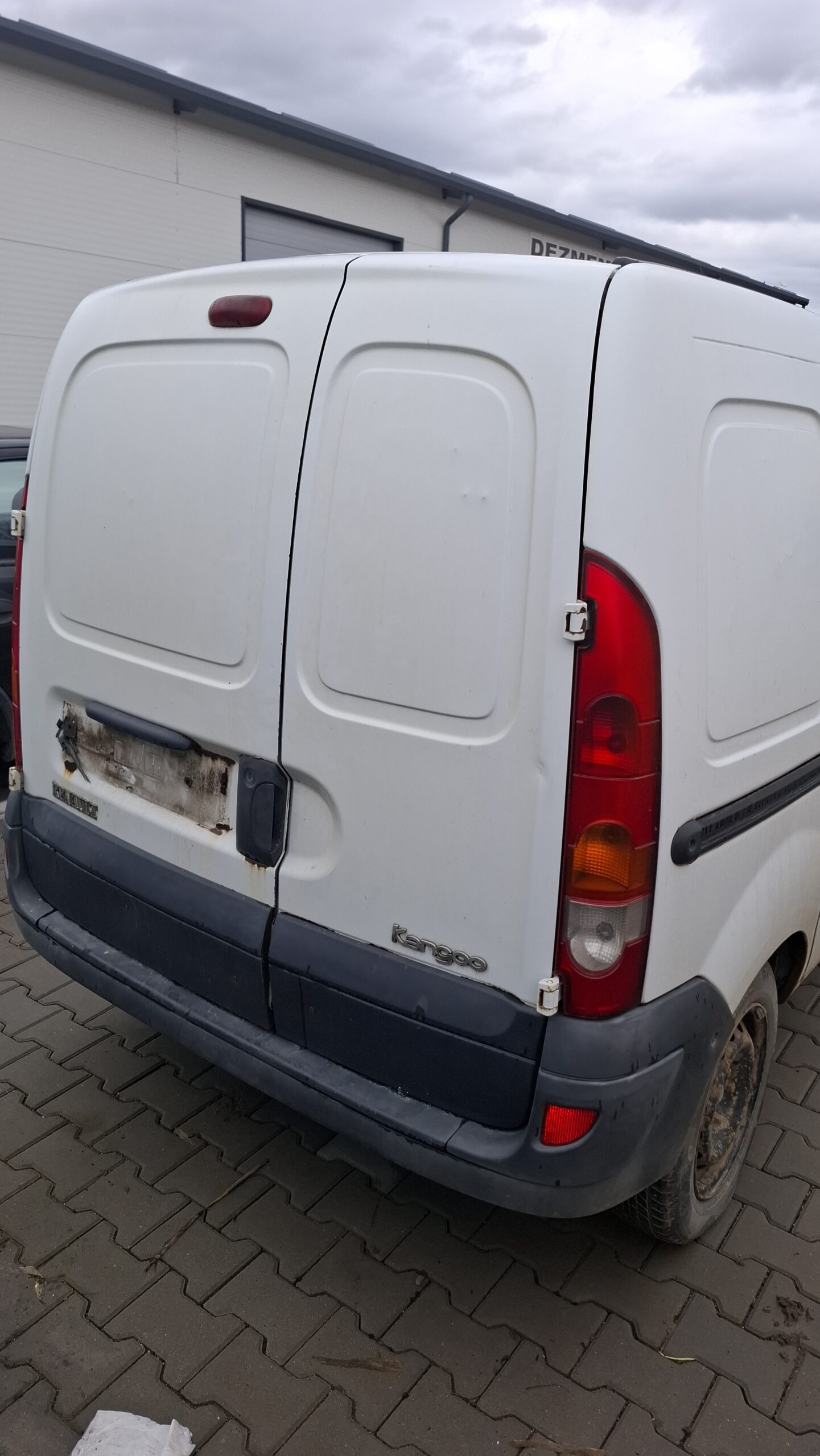 Dezmembrez Renault Kangoo 1.5 - imagine 6