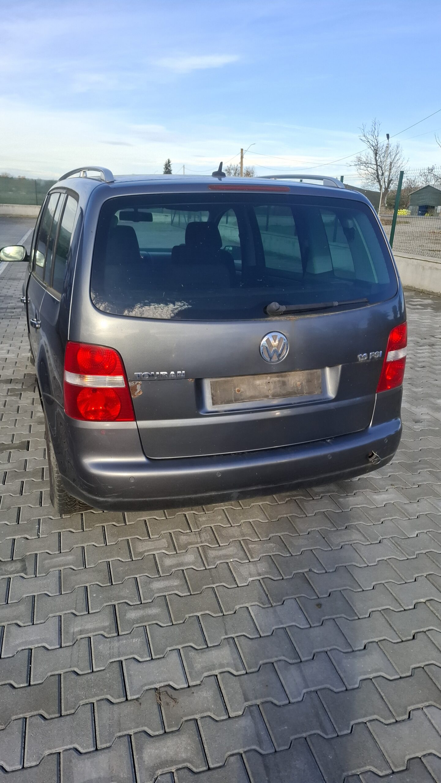 Dezmembrez VW Touran - imagine 6