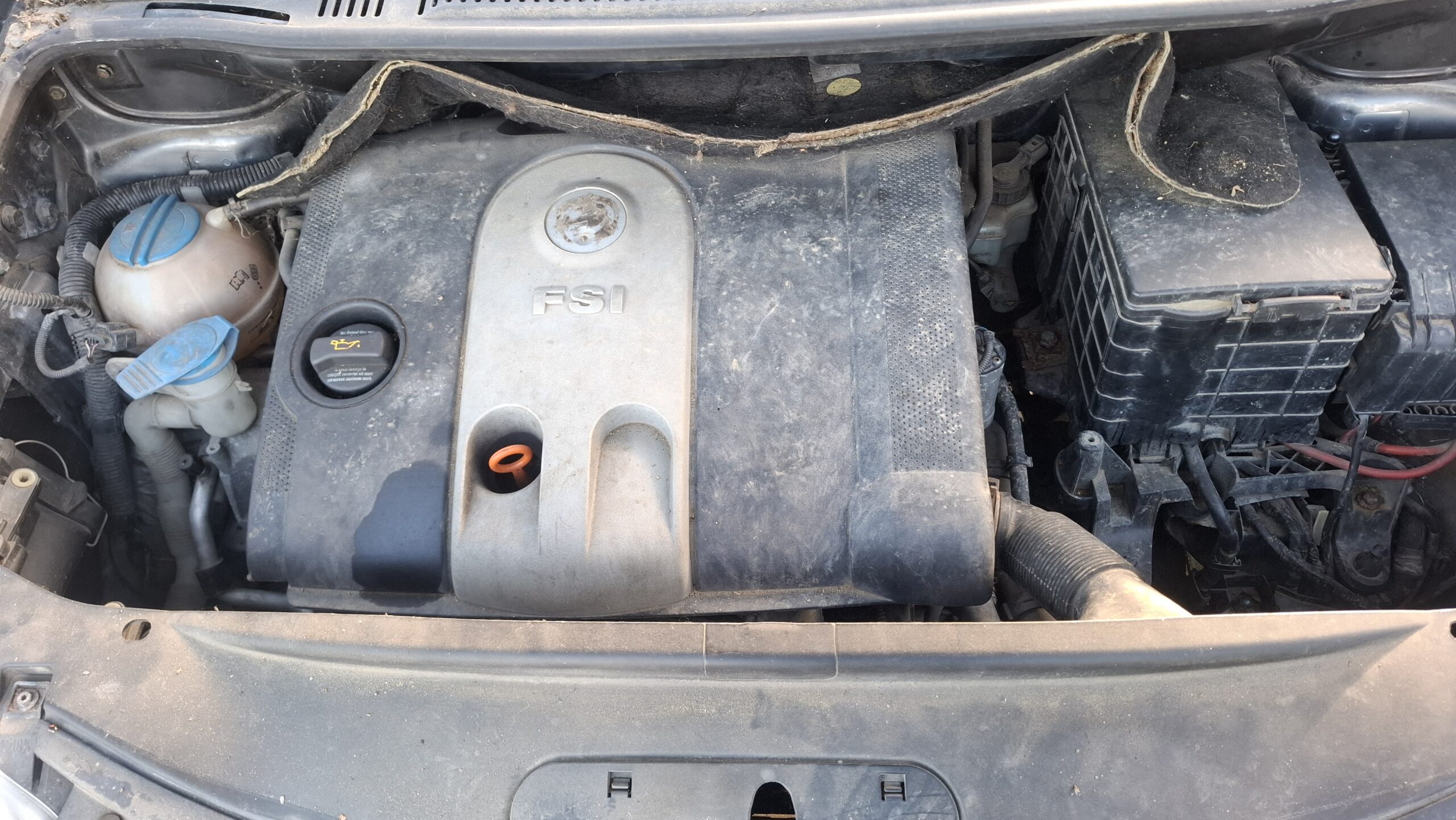 Dezmembrez VW Touran - imagine 3